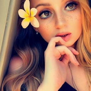 Meet your Posher, Whitney